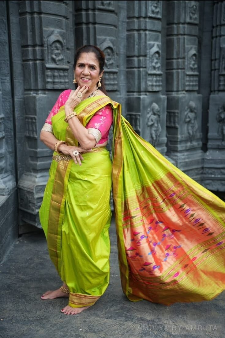  साडी नेसलेली — नेसलेली. अमूल्य बाय अमृता यांनी निवडलेली.