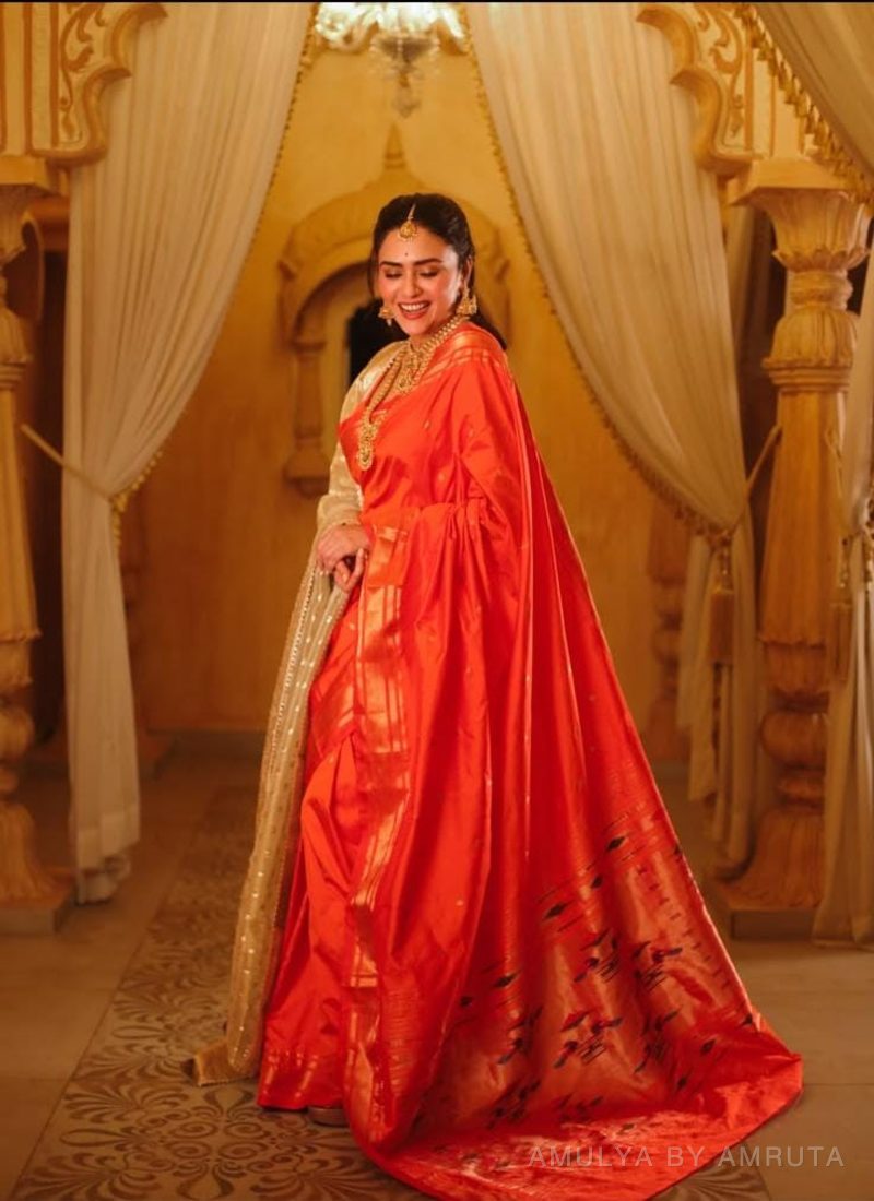  साडी नेसलेली — worn-mv26utoh1. अमूल्य बाय अमृता यांनी निवडलेली.