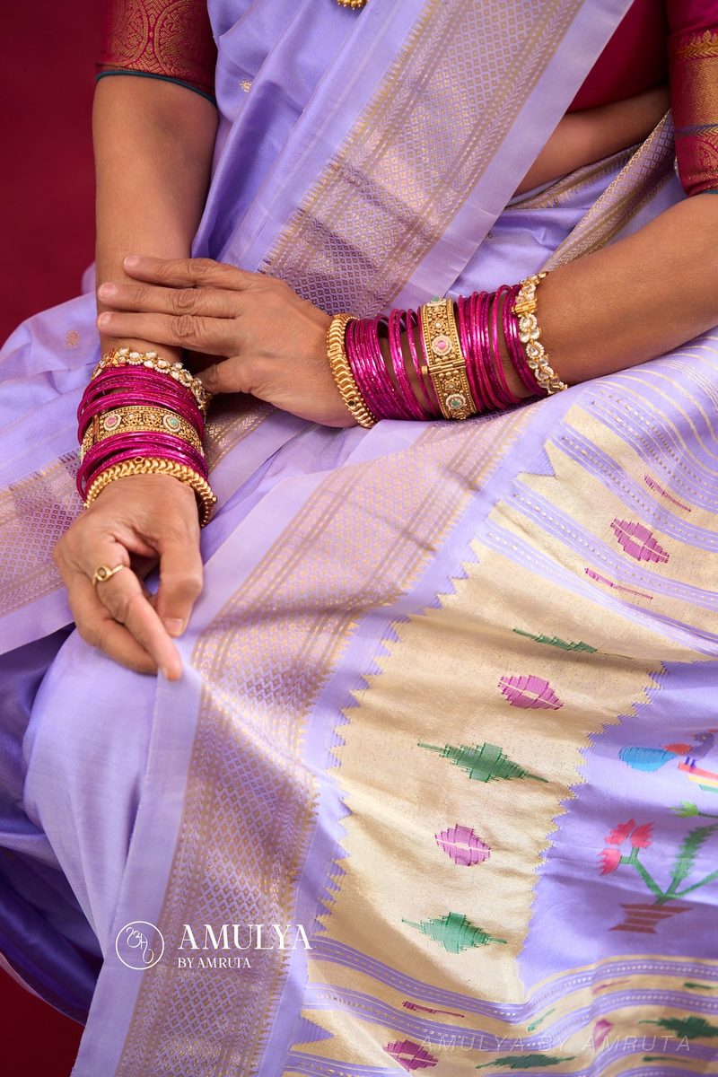  साडी नेसलेली — नेसलेली · ३. अमूल्य बाय अमृता यांनी निवडलेली.