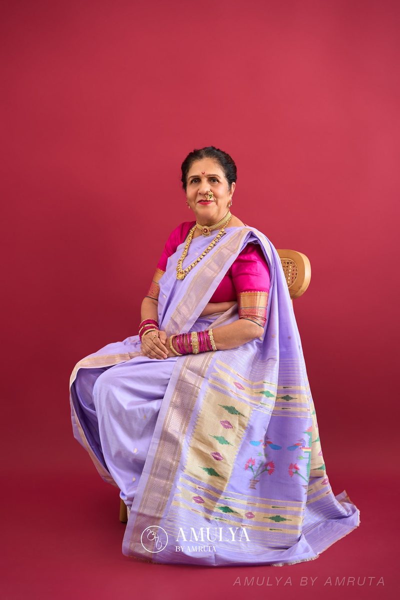  साडी नेसलेली — नेसलेली. अमूल्य बाय अमृता यांनी निवडलेली.