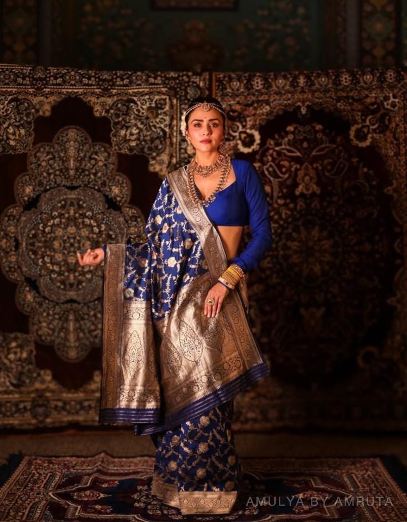  साडी नेसलेली — worn-mv26zwdt1. अमूल्य बाय अमृता यांनी निवडलेली.