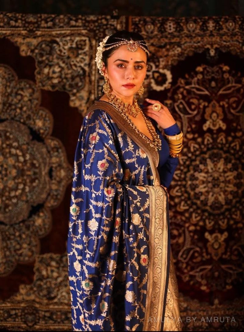  साडी नेसलेली — worn-mv26zwdt2. अमूल्य बाय अमृता यांनी निवडलेली.
